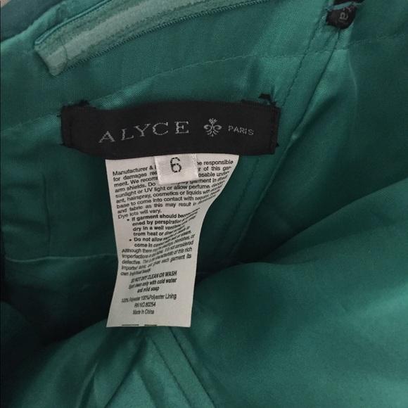 Alyce Short Prom dress - Picture 4 of 4